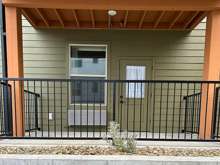 812 SQ. FT. 1 bed 1 bath
Ground floor Patio