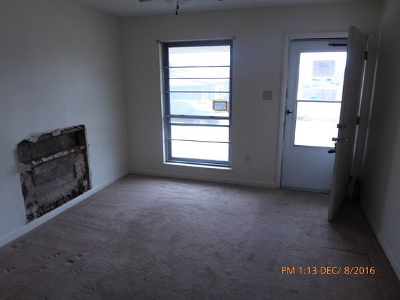 2nd image of 5826 NW Kinyon Ave
