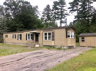 15 Village Dr, Raymond, NH 03077