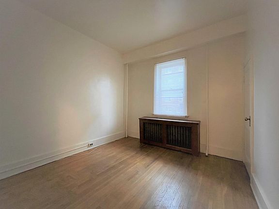 3rd image of 2231 Albert St #41