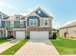 222 Harpers Run Ln, Matthews, NC 28104