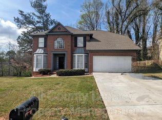 517 Crestwood Ct, Lithonia, GA 30058