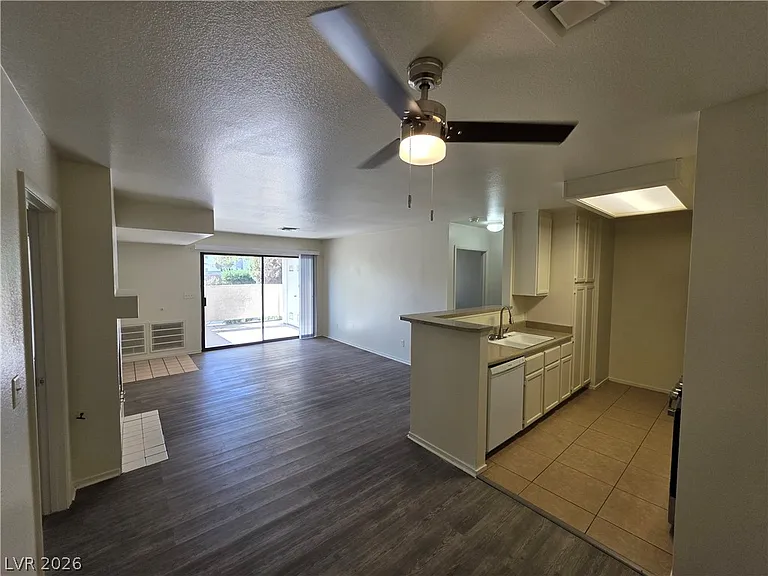 4865 S Torrey Pines Dr #106 — Photo 29