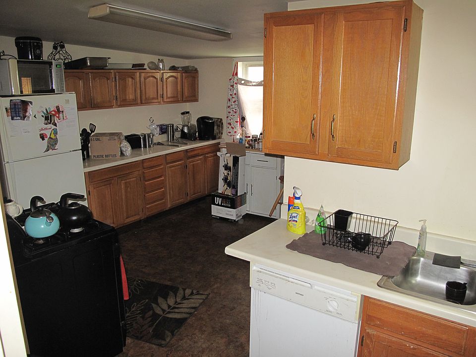 2nd image of 217 E 3rd St