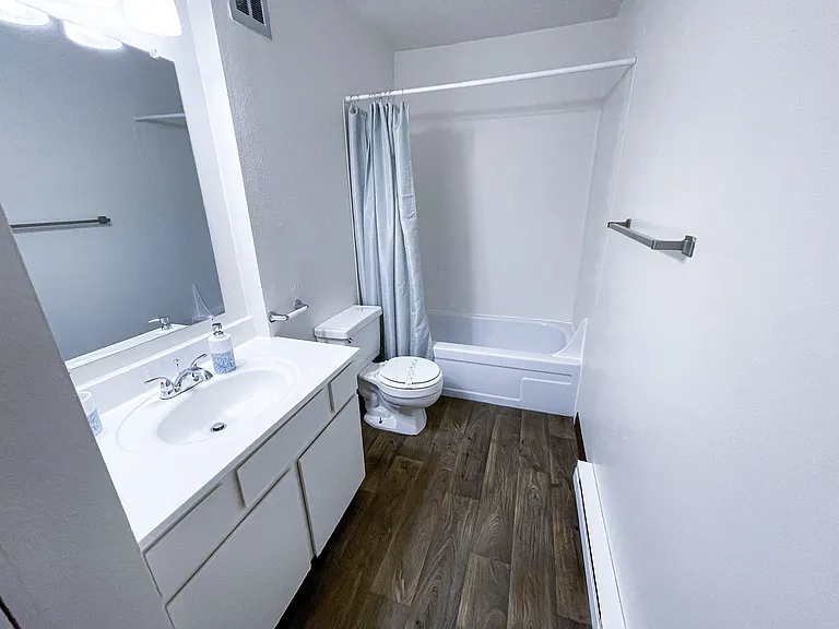 Halsey Summit Apartments — Photo 20