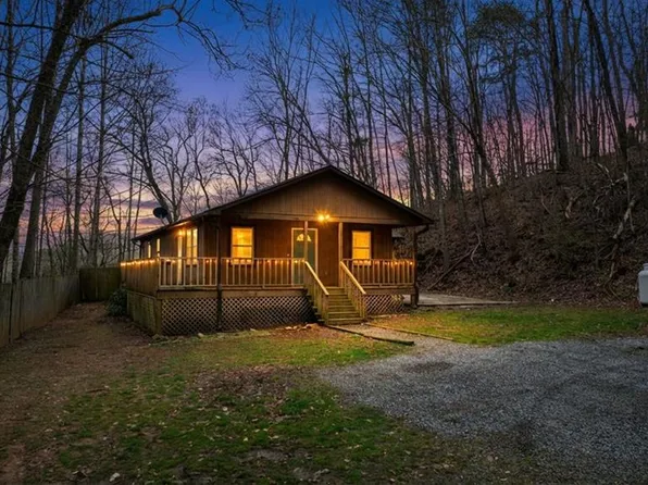 113 Avalon Ln, Whittier, NC 28789