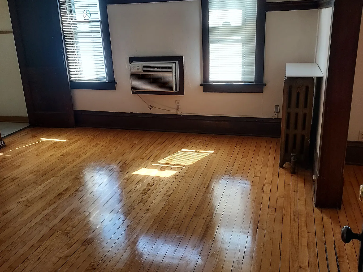 1 bed, 1100 sqft, $1,500 — Photo 1