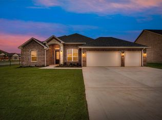 107 Clearwater Ct, Rhome, TX 76078