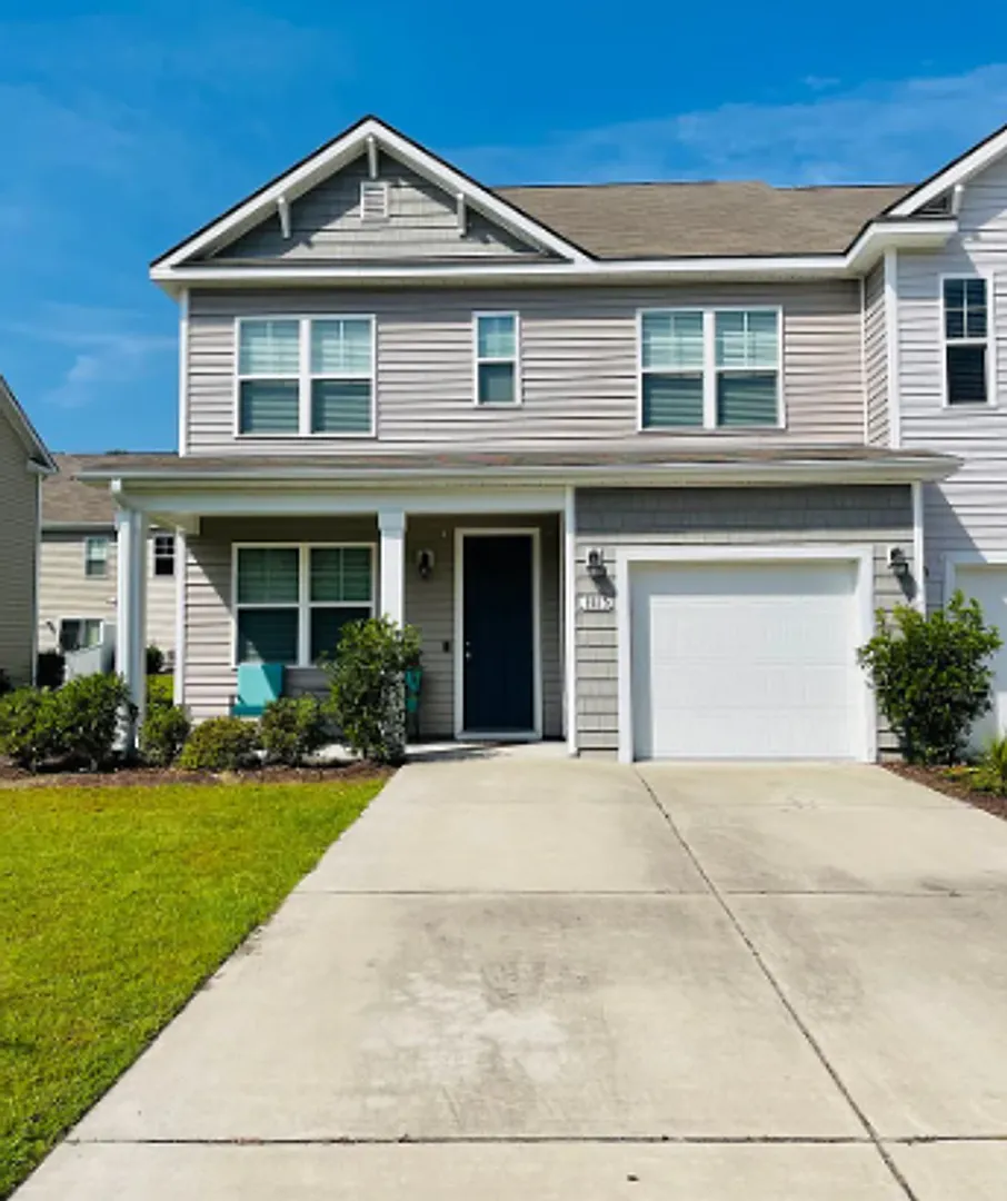 Spacious 4br/3.5ba Townhome Minutes From Downtown Conway, Ccu, Hgtc, Conway Hospital And So Much ... — Photo 1