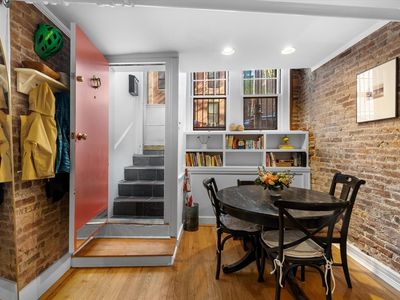 76 Phillips St #A, Boston, MA, 02114