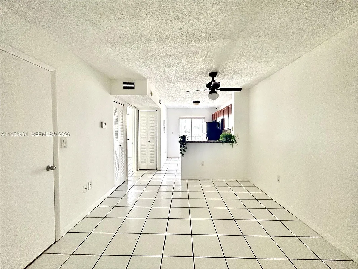 Building Photo - 2575 SW 27th Ave #509