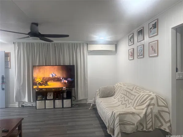 94-567 Awamoi St, Waipahu, HI 96797