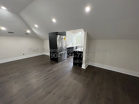 3rd image of 1541 Riverside Ave #7