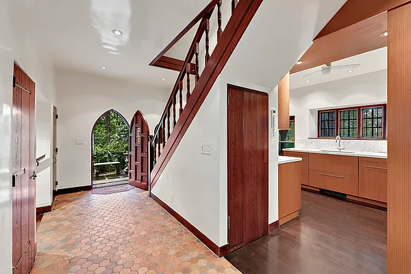 Rented by Compass | media 3