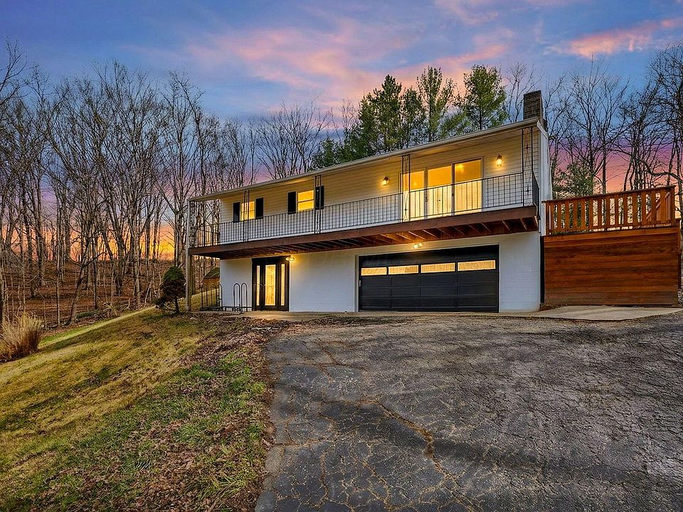 1st image of 326 Lakewood Dr