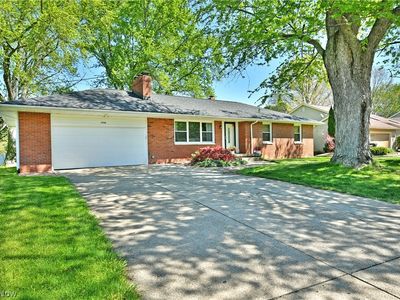 2548 Hilltop Dr, Poland, OH, 44514