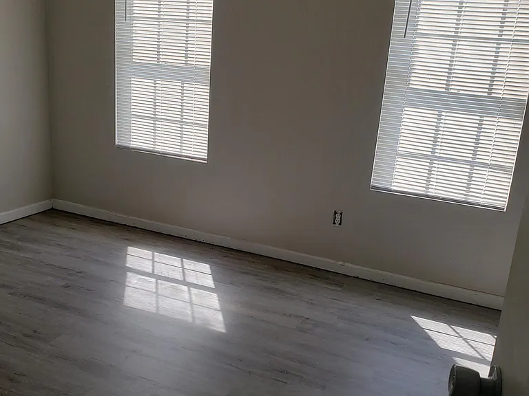 410 Sapphire Dr — Photo 15