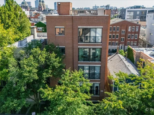 1541 W Chestnut St APT 4, Chicago, IL 60642