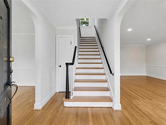 5th image of 4031 Chesapeake Ave