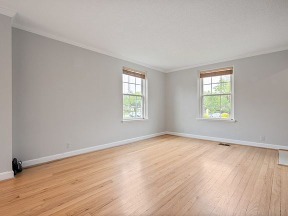 4th image of 3617 S Wakefield St