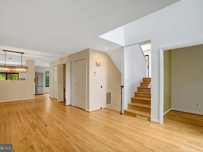 203 W Glendale Ave — Photo 22