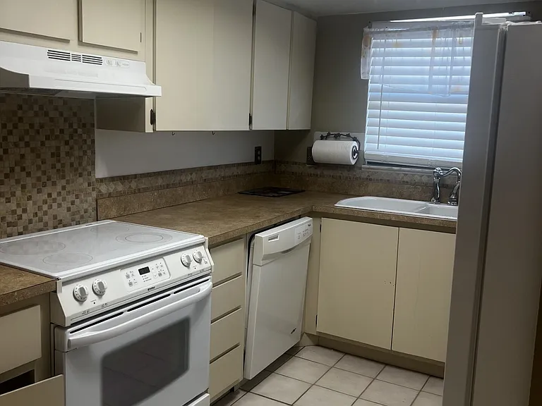 1754 Cape Coral Pkwy E #107 — Photo 3