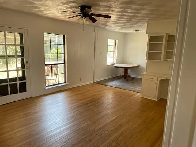 4522 Lawler Rd — Photo 7
