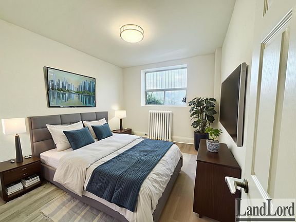 2nd image of 492 Montrose Ave #U3