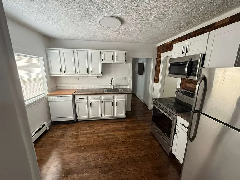 50 Raymond St — Photo 19