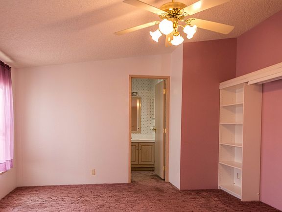 Master Br - toward ensuite