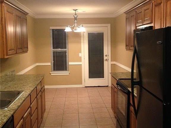 2nd image of 906 Kensington Dr