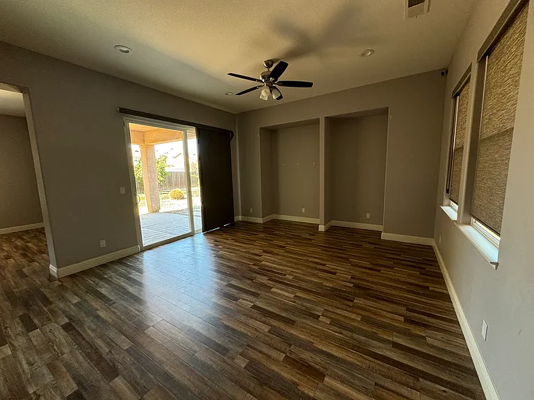 3514 Barclay Sq — Photo 4