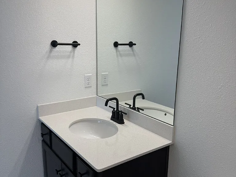 236 Hawthorn Park Cir — Photo 46