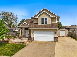 1420 Deerfield Dr, North Liberty, IA 52317