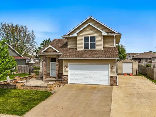 1420 Deerfield Dr, North Liberty, IA 52317