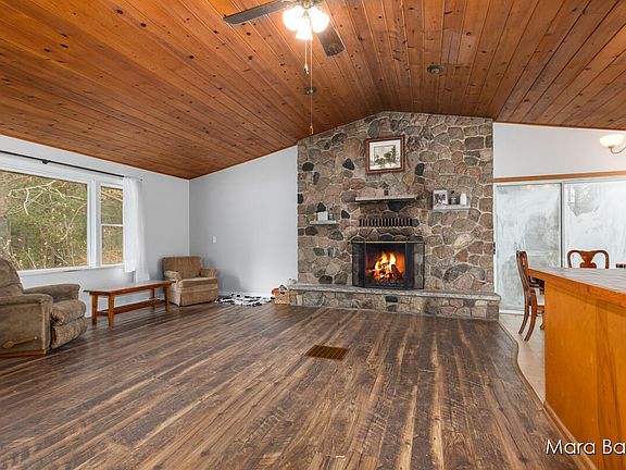 3rd image of 4405 W 116th St