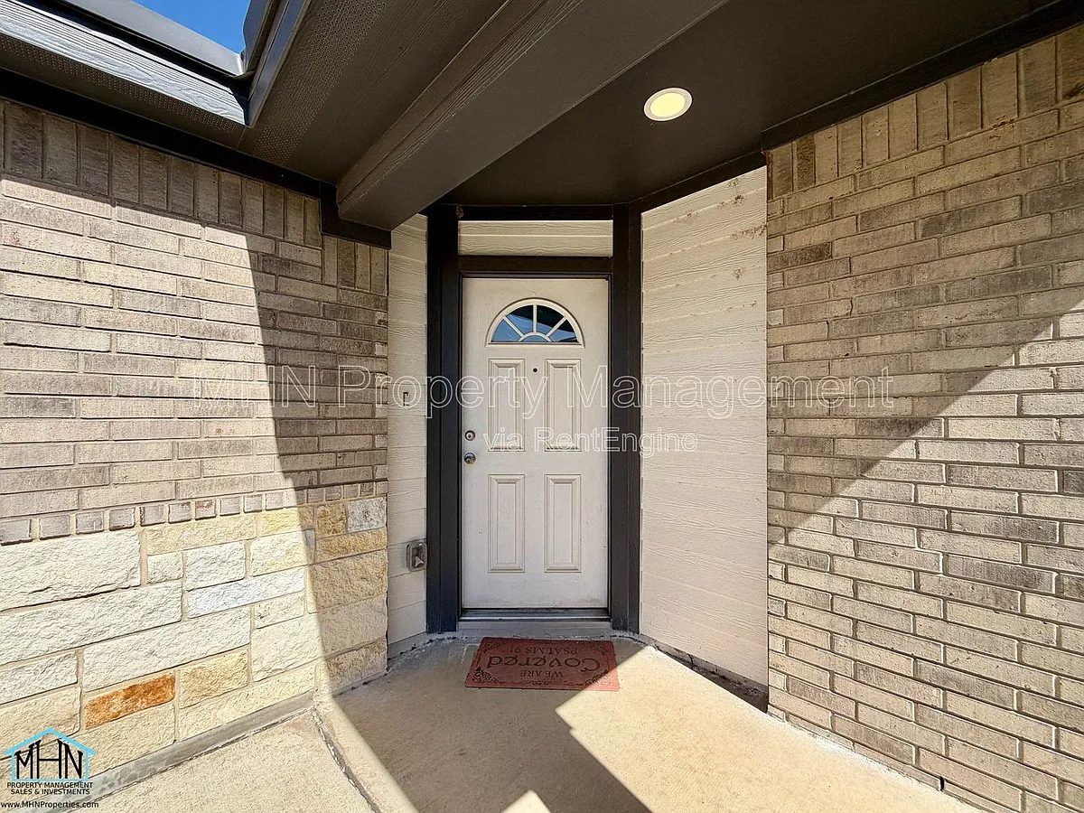 Building Photo - 11151 Hollinger Cir
