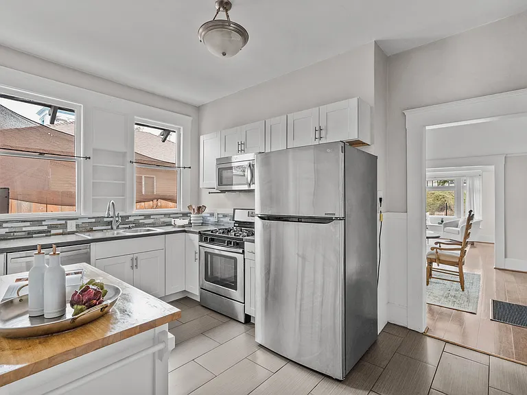 1736 Kearney Ave — Photo 14