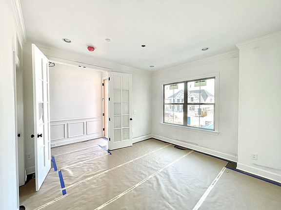 4th image of 2033 Bocage Cres Lot 227