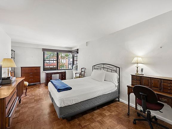 3rd image of 315 E 65th St APT 2F