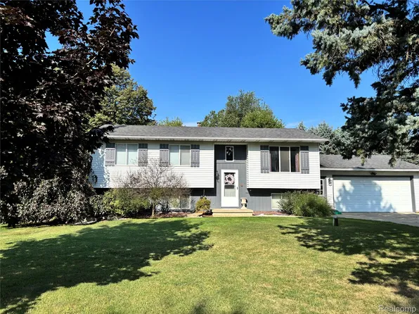 15044 Cutler Dr, Linden, MI 48451