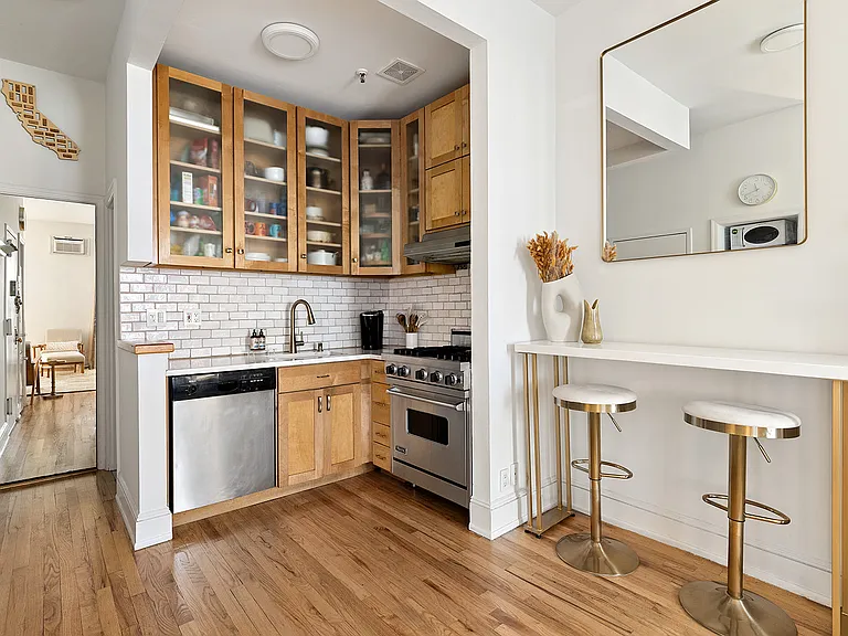149 W 85th St #6 — Photo 4