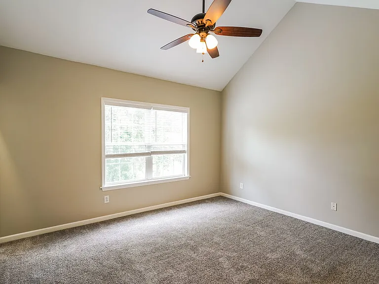 2817 Sutherland Dr — Photo 9
