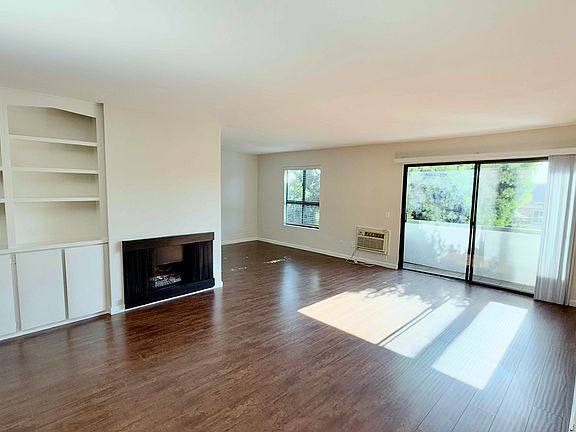 3rd image of 7777 Hollywood Blvd APT 209