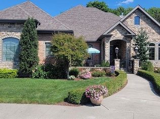 1520 Fox Den Ct, Canfield, OH 44406