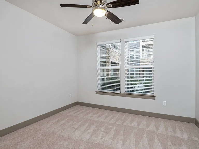 Spacious One- to Two-Bedroom Apartments in Woodbridge, VA