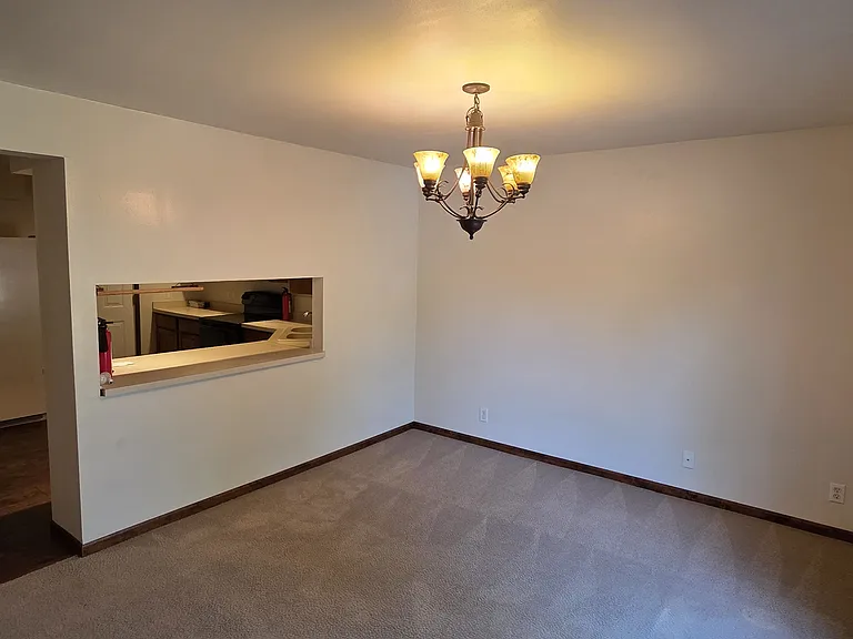 121 Woodview Dr — Photo 13