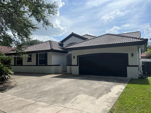 15954 NW 82nd Ct, Miami Lakes, FL 33016