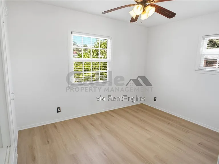 24943 Chestnut St — Photo 10