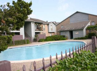 9350 Country Creek Dr APT 24, Houston, TX 77036